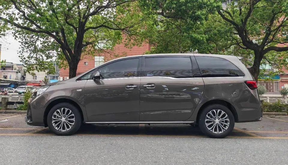 2023 Buick GL8 2.0T 237HP L4 9AT,autocango,china used car exporter,china ev exporter,chinese used car exporter,chinese used ev exporter