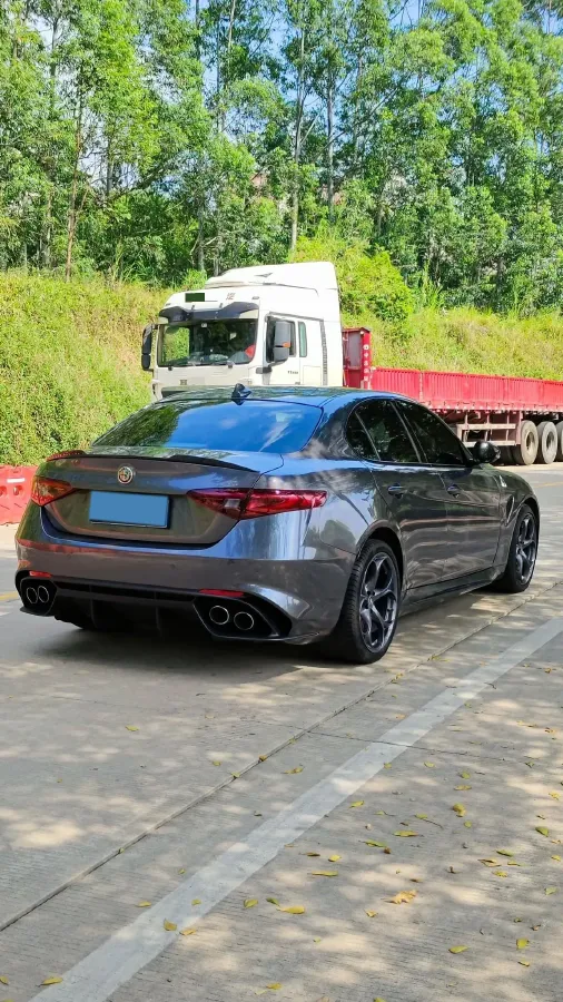 2017 Alfa Romeo Giulia 2.9T 510HP V6 8AT,autocango,china used car exporter,china ev exporter,chinese used car exporter,chinese used ev exporter