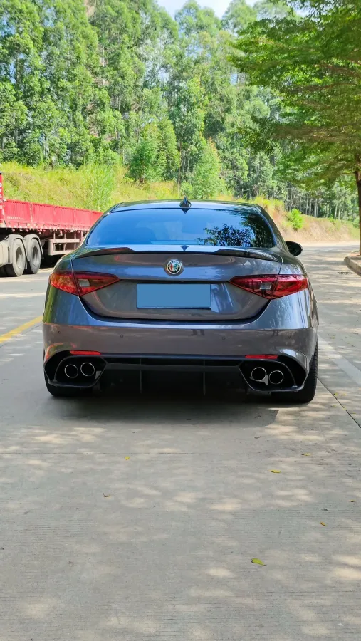 2017 Alfa Romeo Giulia 2.9T 510HP V6 8AT,autocango,china used car exporter,china ev exporter,chinese used car exporter,chinese used ev exporter