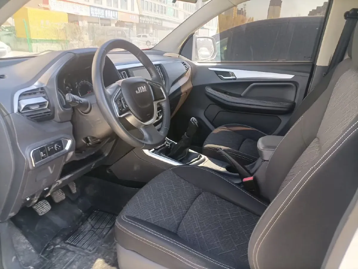 2018 Isuzu Jim 2.0T 204HP L4 5MT,autocango,china used car exporter,china ev exporter,chinese used car exporter,chinese used ev exporter