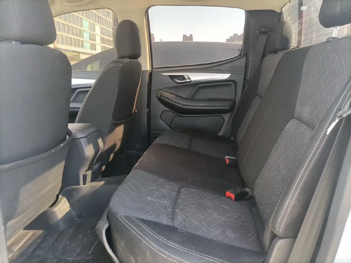 2018 Isuzu Jim 2.0T 204HP L4 5MT,autocango,china used car exporter,china ev exporter,chinese used car exporter,chinese used ev exporter