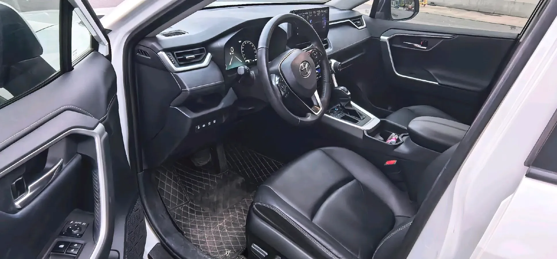 2023 Toyota RAV4 2.0L 171HP L4 CVT,autocango,china used car exporter,china ev exporter,chinese used car exporter,chinese used ev exporter