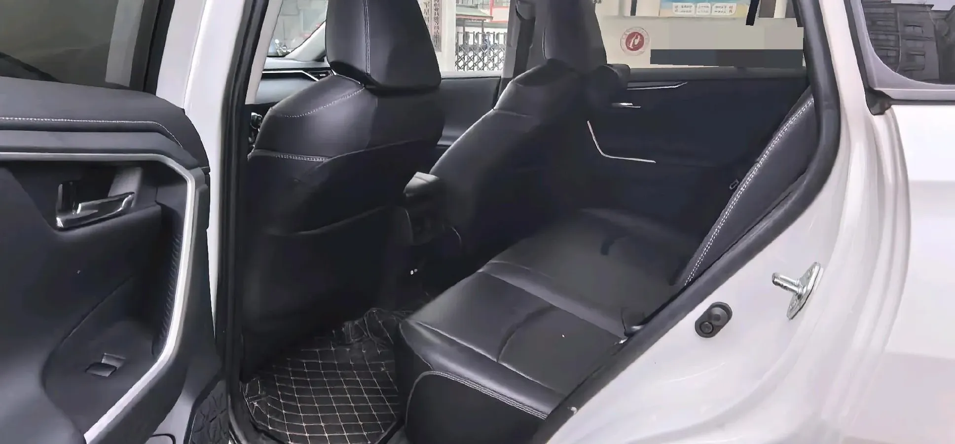 2023 Toyota RAV4 2.0L 171HP L4 CVT,autocango,china used car exporter,china ev exporter,chinese used car exporter,chinese used ev exporter