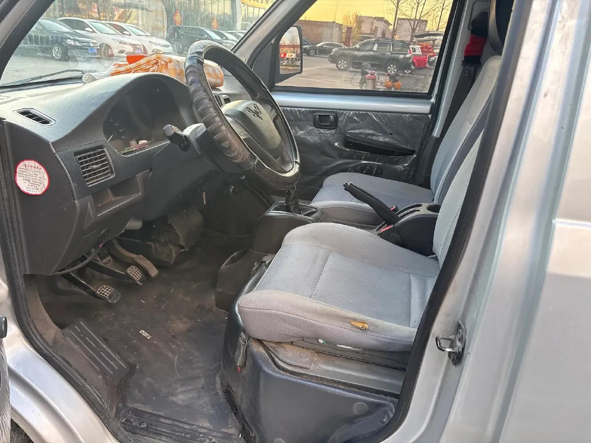 2019 WuLing RongGuang New Truck 1.5L 107HP L4 5MT,autocango,china used car exporter,china ev exporter,chinese used car exporter,chinese used ev exporter