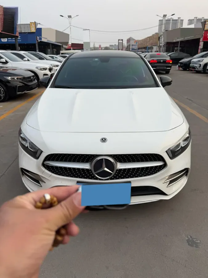 2021 Mercedes-Benz A Class 1.3T 163HP L4 7DCT,autocango,china used car exporter,china ev exporter,chinese used car exporter,chinese used ev exporter