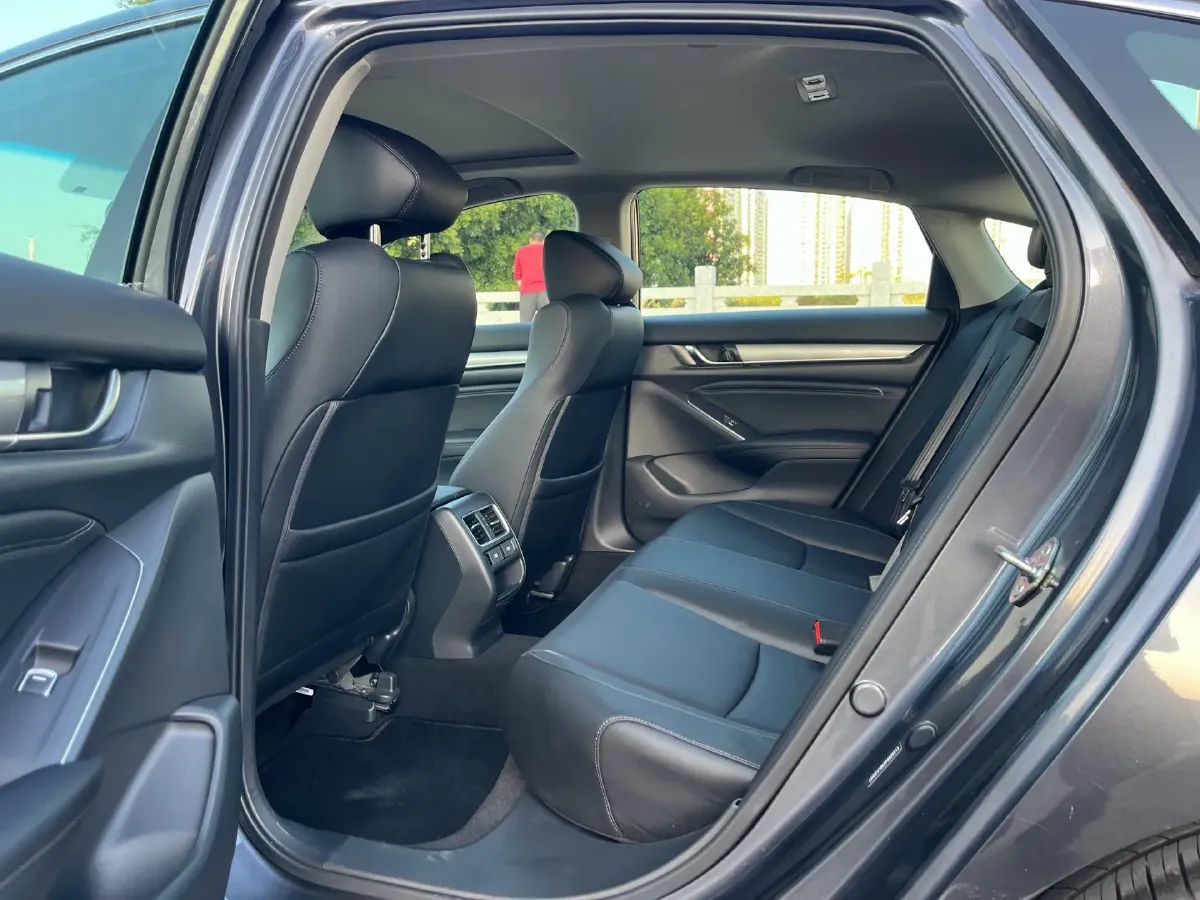 2022 Honda Accord 1.5T 194HP L4 CVT,autocango,china used car exporter,china ev exporter,chinese used car exporter,chinese used ev exporter