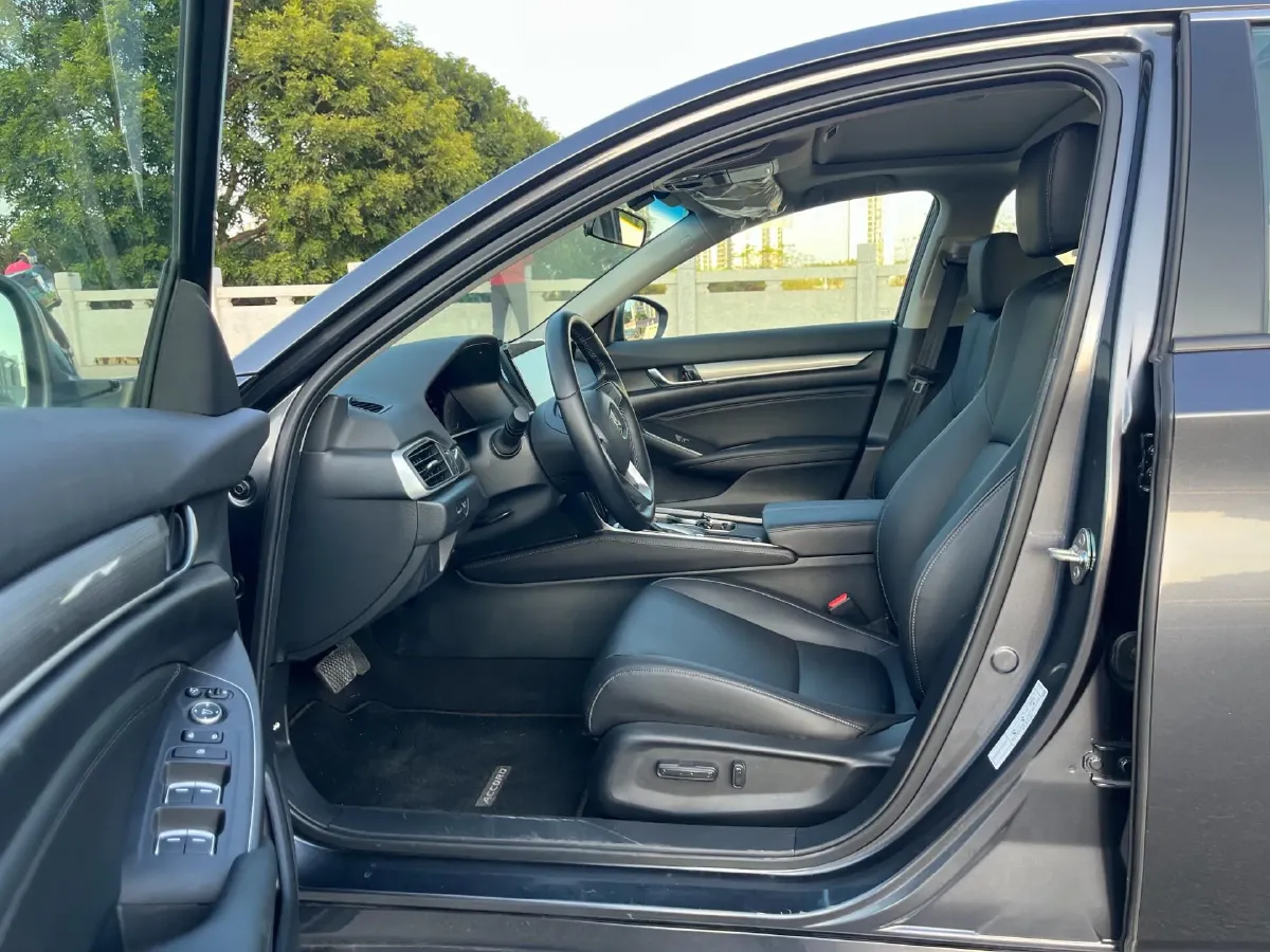 2022 Honda Accord 1.5T 194HP L4 CVT,autocango,china used car exporter,china ev exporter,chinese used car exporter,chinese used ev exporter