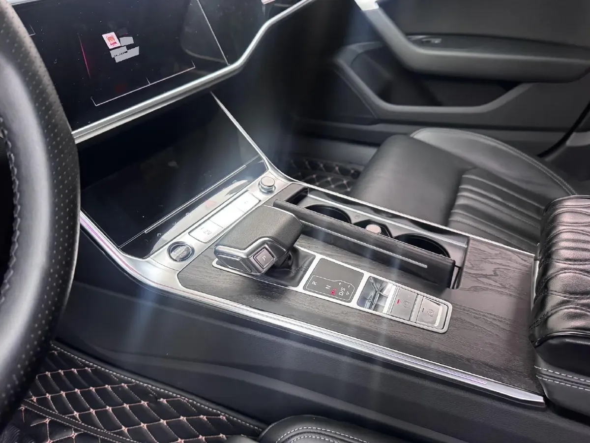 2023 Audi A6L 2.0T 245HP L4 7DCT,autocango,china used car exporter,china ev exporter,chinese used car exporter,chinese used ev exporter