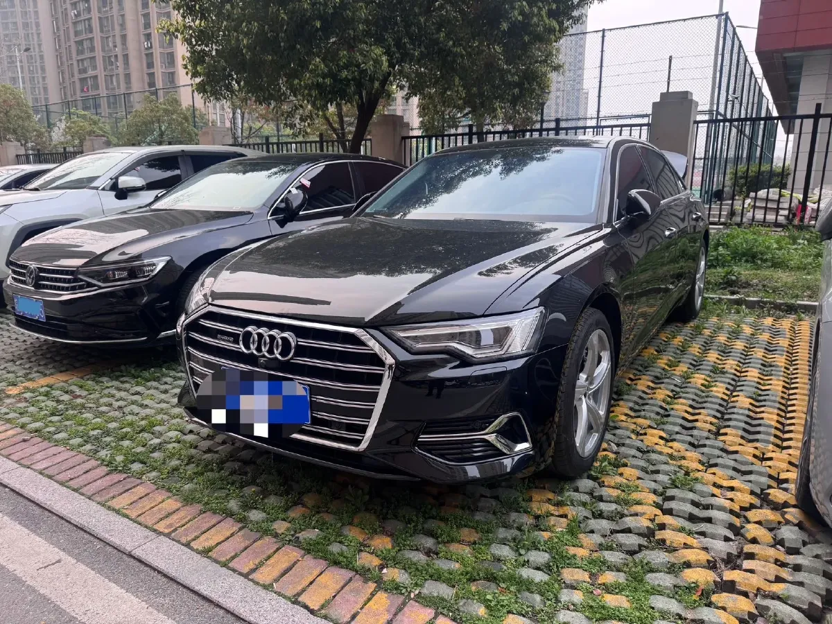2023 Audi A6L 2.0T 245HP L4 7DCT,autocango,china used car exporter,china ev exporter,chinese used car exporter,chinese used ev exporter