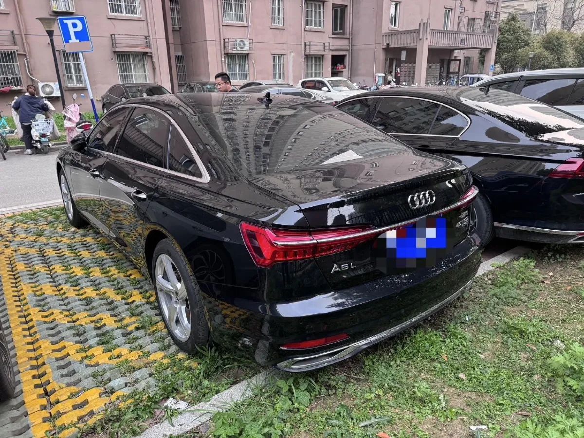 2023 Audi A6L 2.0T 245HP L4 7DCT,autocango,china used car exporter,china ev exporter,chinese used car exporter,chinese used ev exporter