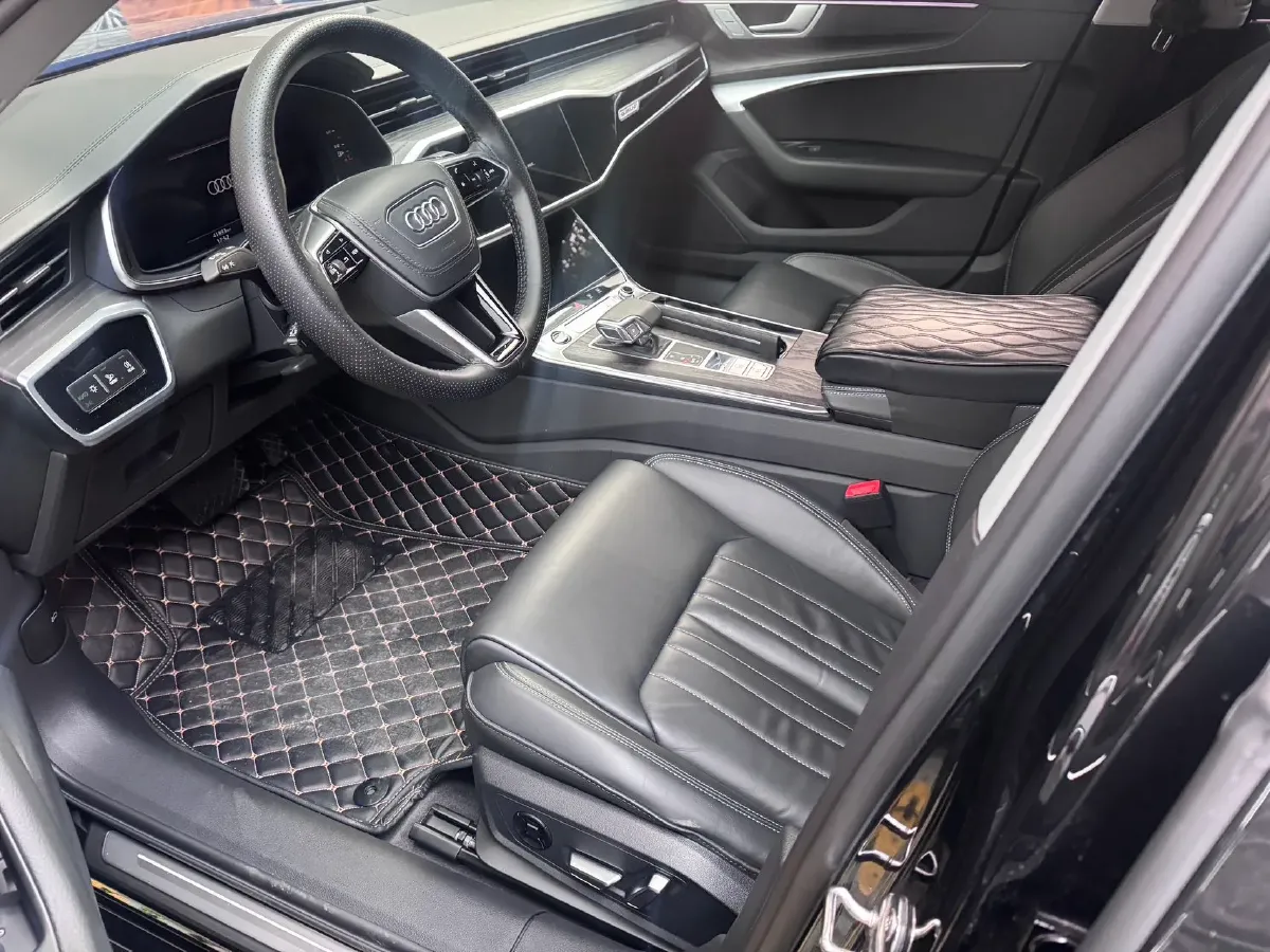 2023 Audi A6L 2.0T 245HP L4 7DCT,autocango,china used car exporter,china ev exporter,chinese used car exporter,chinese used ev exporter