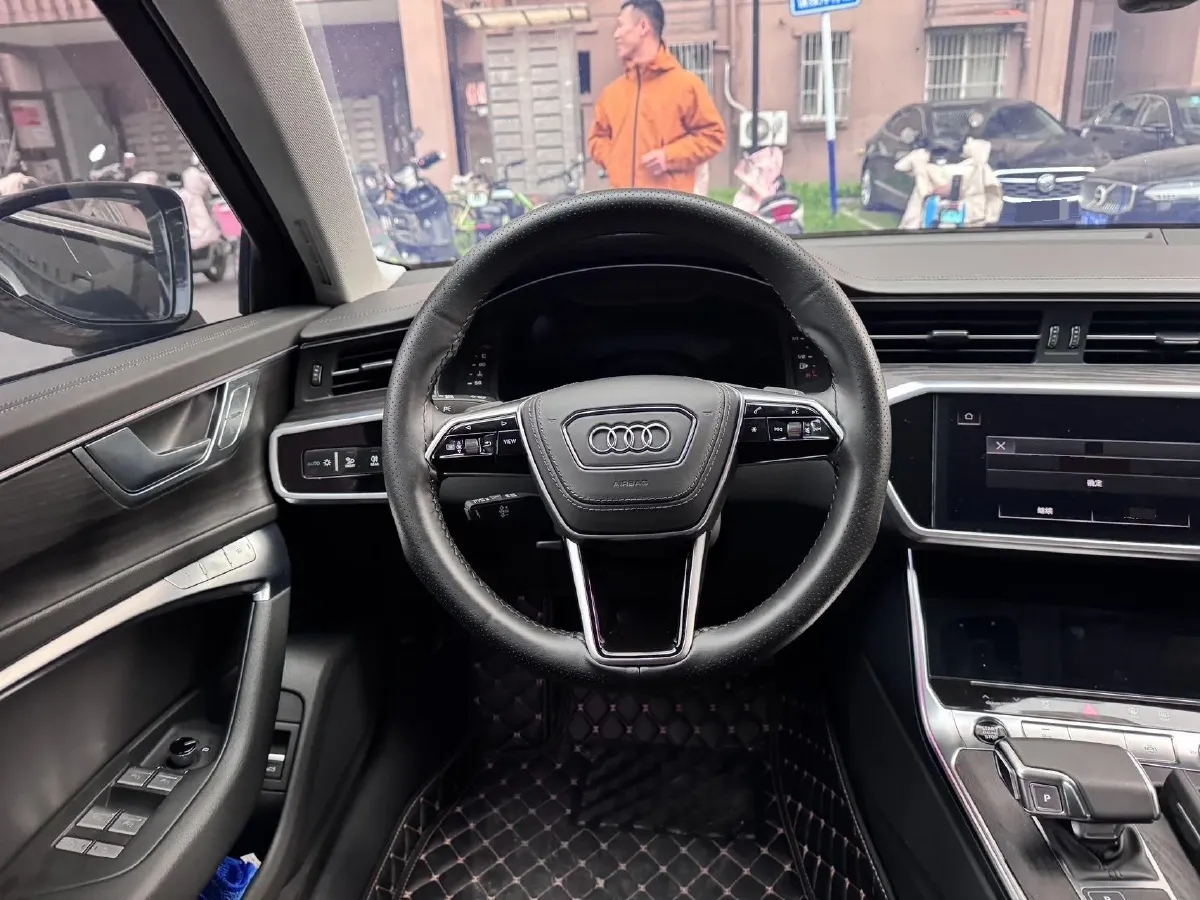 2023 Audi A6L 2.0T 245HP L4 7DCT,autocango,china used car exporter,china ev exporter,chinese used car exporter,chinese used ev exporter