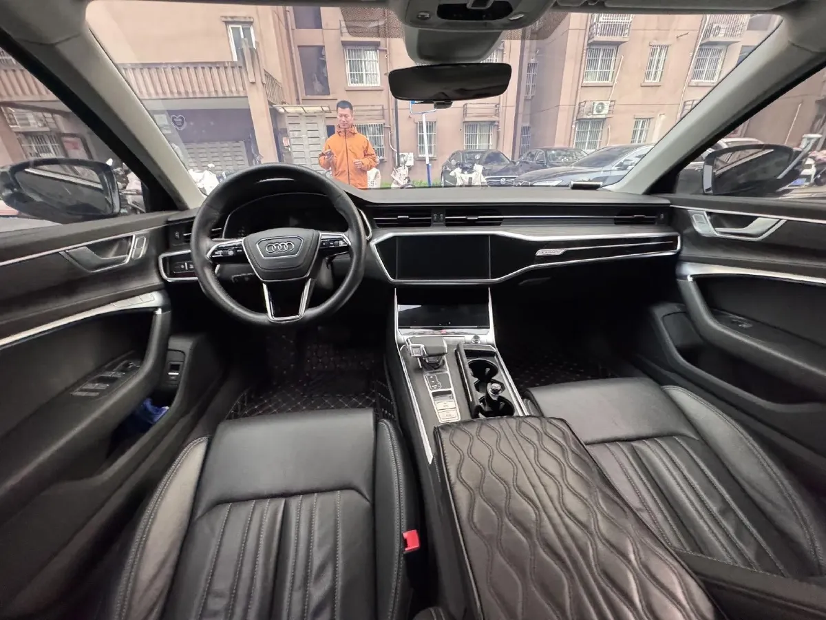 2023 Audi A6L 2.0T 245HP L4 7DCT,autocango,china used car exporter,china ev exporter,chinese used car exporter,chinese used ev exporter