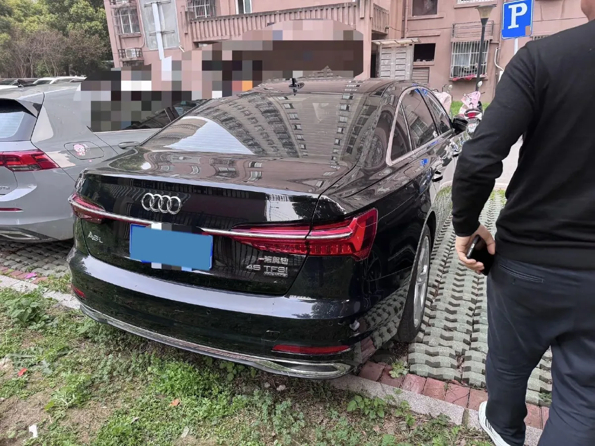 2023 Audi A6L 2.0T 245HP L4 7DCT,autocango,china used car exporter,china ev exporter,chinese used car exporter,chinese used ev exporter