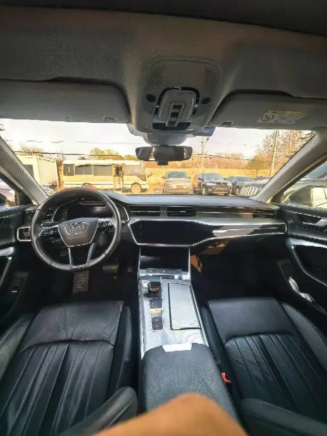 2021 Audi A6L 2.0T 224HP L4 7DCT,autocango,china used car exporter,china ev exporter,chinese used car exporter,chinese used ev exporter