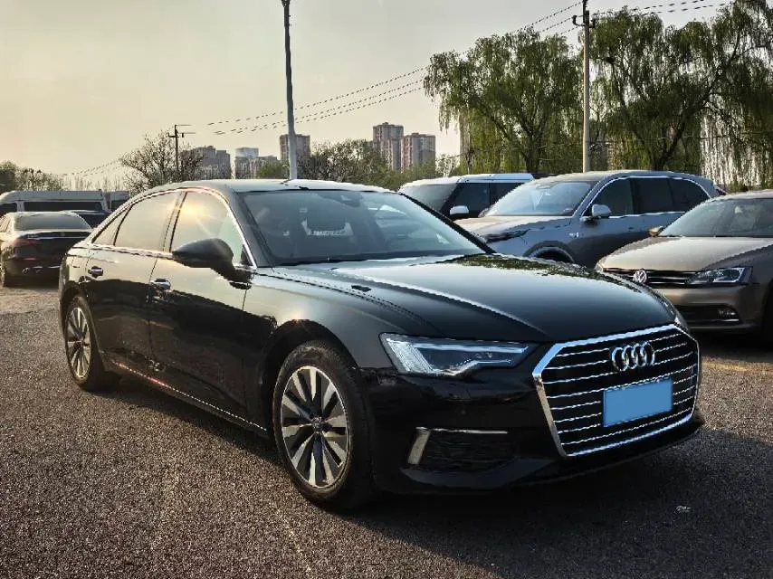 2021 Audi A6L 2.0T 224HP L4 7DCT,autocango,china used car exporter,china ev exporter,chinese used car exporter,chinese used ev exporter