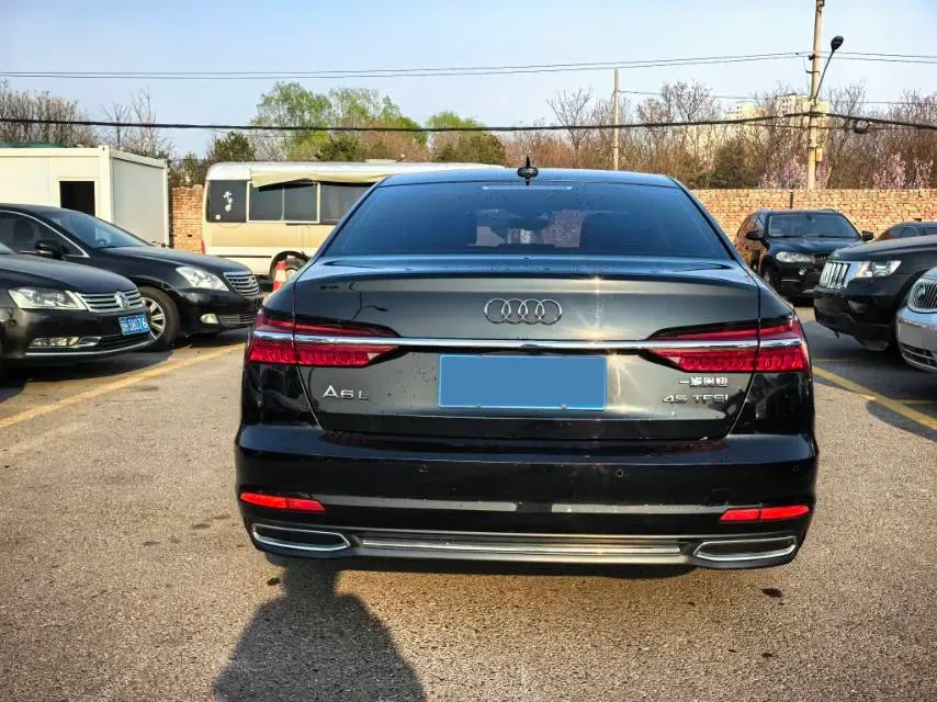 2021 Audi A6L 2.0T 224HP L4 7DCT,autocango,china used car exporter,china ev exporter,chinese used car exporter,chinese used ev exporter