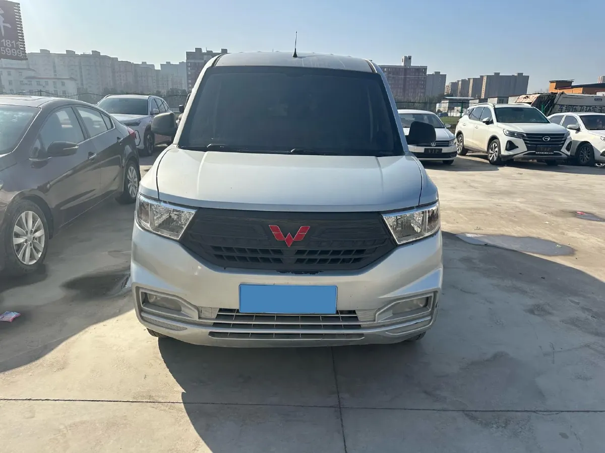2019 WuLing HongGuang V 1.5L 105HP L4 5MT,autocango,china used car exporter,china ev exporter,chinese used car exporter,chinese used ev exporter