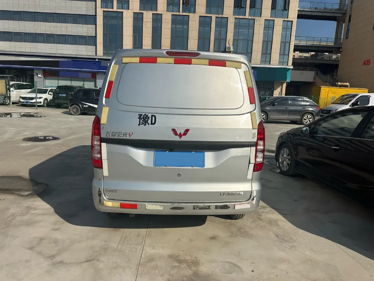 2019 WuLing HongGuang V 1.5L 105HP L4 5MT,autocango,china used car exporter,china ev exporter,chinese used car exporter,chinese used ev exporter