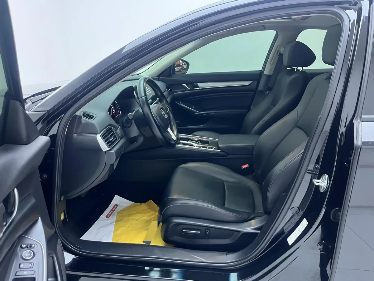 2022 Honda Accord 1.5T 194HP L4 CVT,autocango,china used car exporter,china ev exporter,chinese used car exporter,chinese used ev exporter