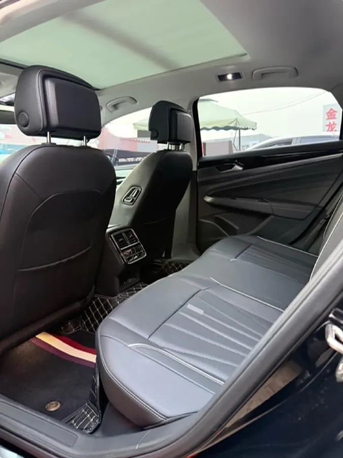 2024 Volkswagen Passat 2.0T 186HP L4 7DCT,autocango,china used car exporter,china ev exporter,chinese used car exporter,chinese used ev exporter