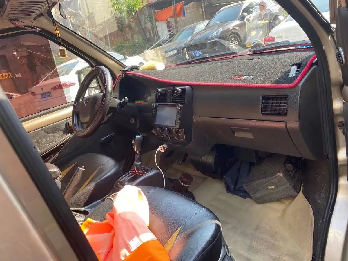 2012 WuLing RongGuang 1.5L 107HP L4 5MT,autocango,china used car exporter,china ev exporter,chinese used car exporter,chinese used ev exporter