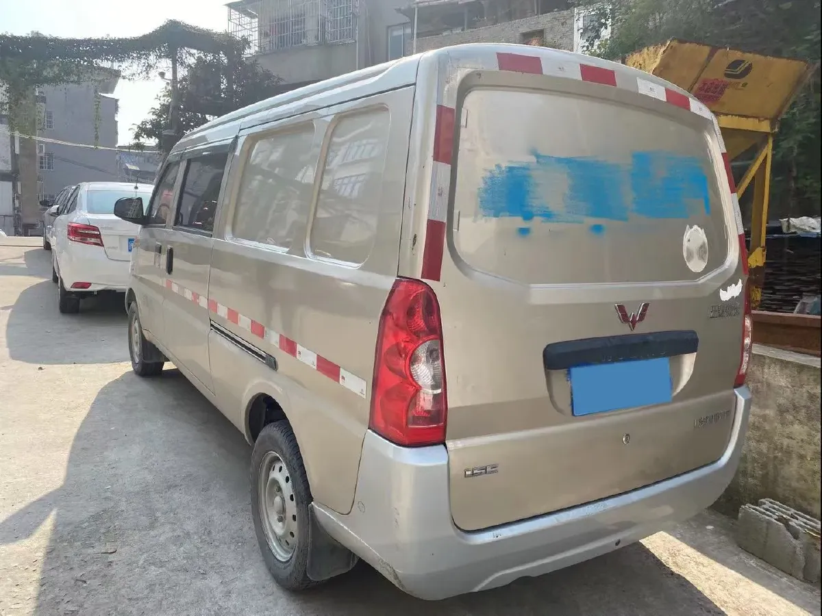 2012 WuLing RongGuang 1.5L 107HP L4 5MT,autocango,china used car exporter,china ev exporter,chinese used car exporter,chinese used ev exporter