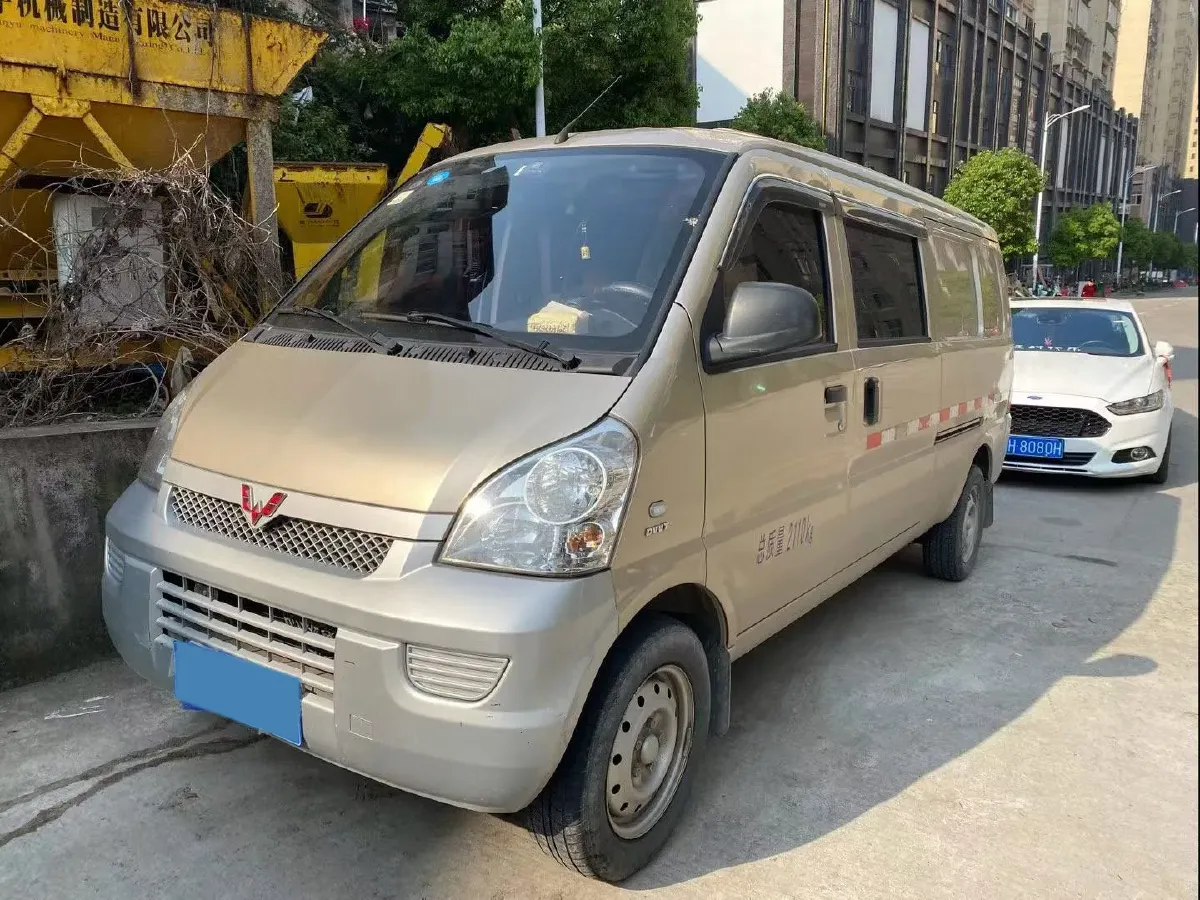 2012 WuLing RongGuang 1.5L 107HP L4 5MT,autocango,china used car exporter,china ev exporter,chinese used car exporter,chinese used ev exporter