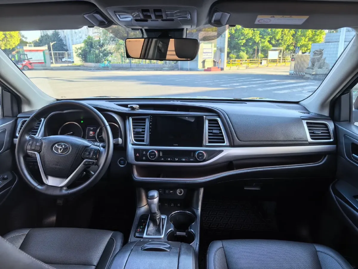 2021 Toyota Highlander 2.0T 220HP L4 6AT,autocango,china used car exporter,china ev exporter,chinese used car exporter,chinese used ev exporter