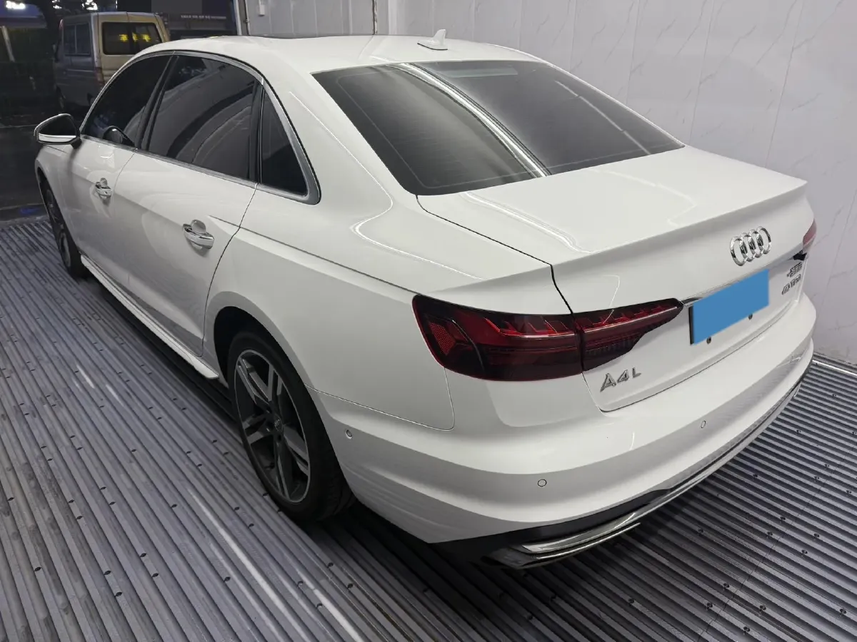 2020 Audi A4L 2.0T 190HP L4 7DCT,autocango,china used car exporter,china ev exporter,chinese used car exporter,chinese used ev exporter