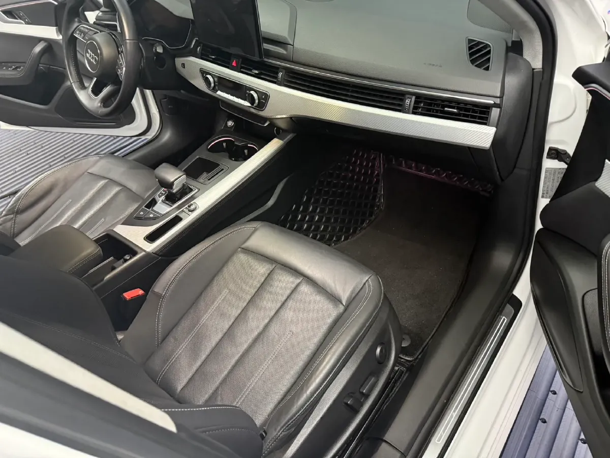 2020 Audi A4L 2.0T 190HP L4 7DCT,autocango,china used car exporter,china ev exporter,chinese used car exporter,chinese used ev exporter