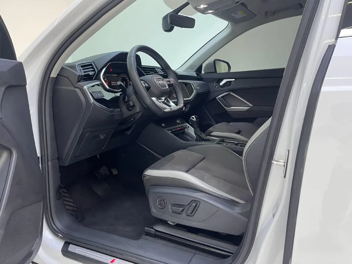 2023 Audi Q3 1.4T 150HP L4 7DCT,autocango,china used car exporter,china ev exporter,chinese used car exporter,chinese used ev exporter