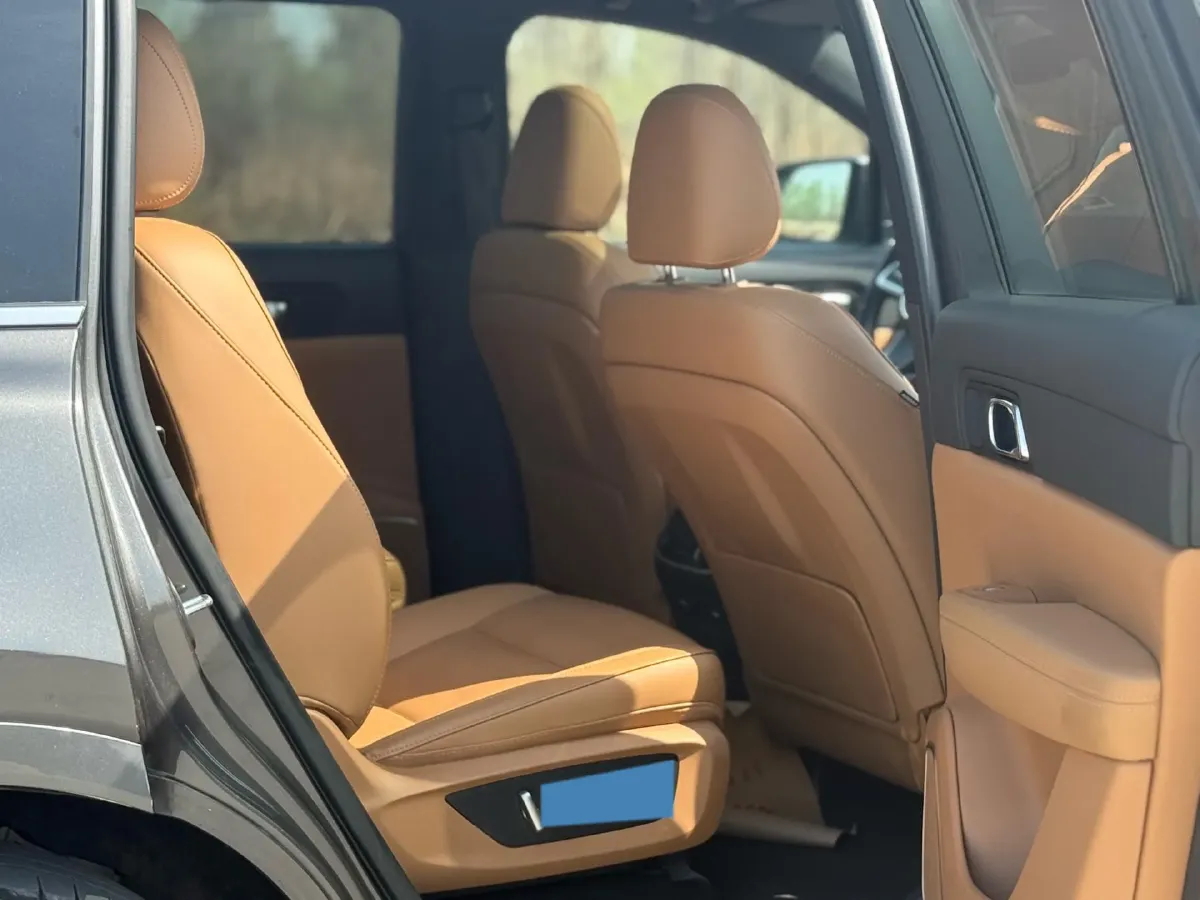 2021 Li ONE Range Extended 131HP REEV 40.5KWH,autocango,china used car exporter,china ev exporter,chinese used car exporter,chinese used ev exporter