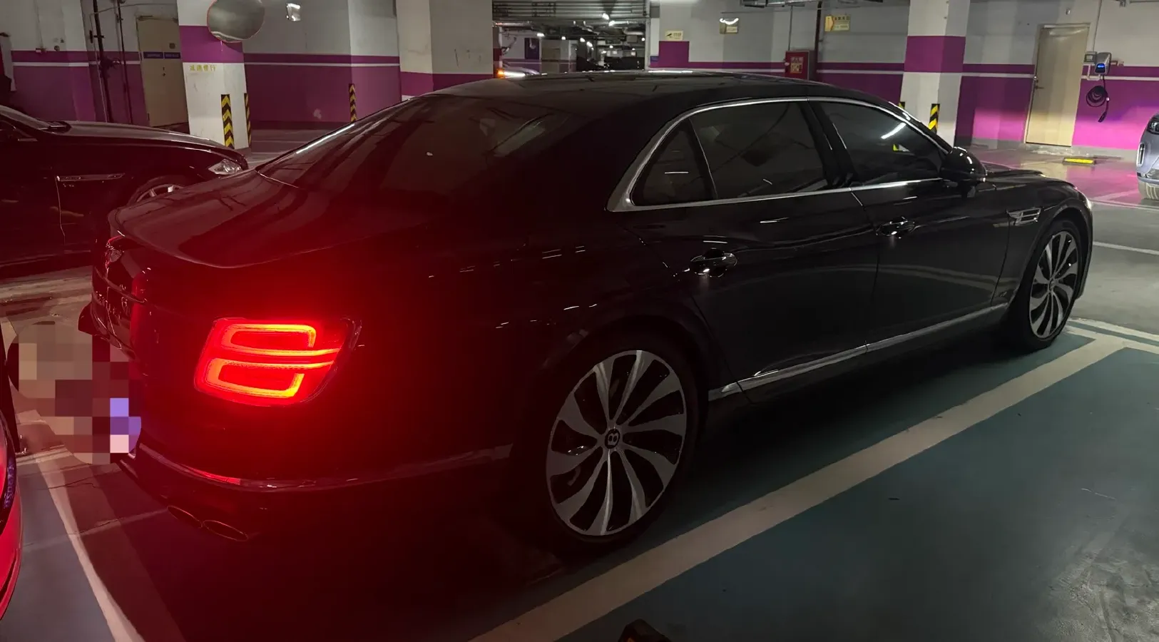 2021 Bentley Flying Spur 4.0T 550HP V8 8DCT,autocango,china used car exporter,china ev exporter,chinese used car exporter,chinese used ev exporter