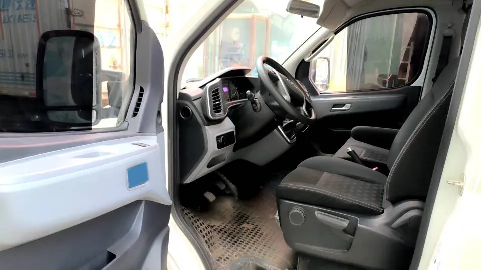 2021 MAXUS XinTu V80 2.0T 127HP L4 6MT,autocango,china used car exporter,china ev exporter,chinese used car exporter,chinese used ev exporter