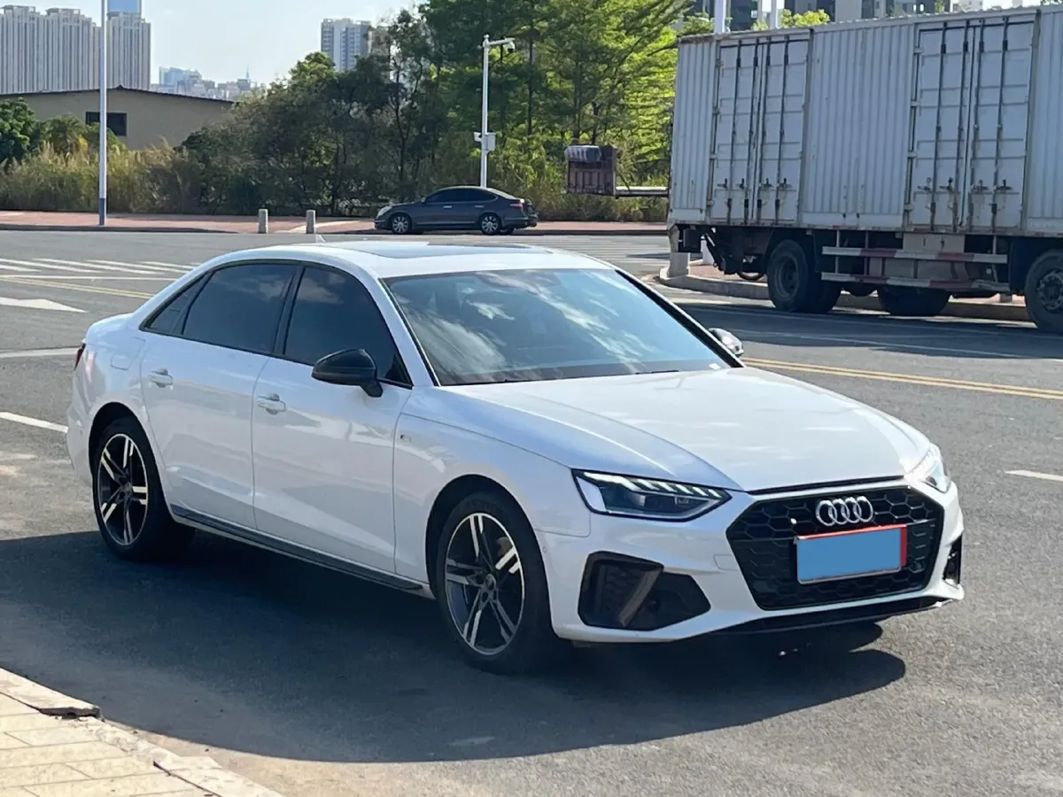2023 Audi A4L 2.0T 190HP L4 7DCT,autocango,china used car exporter,china ev exporter,chinese used car exporter,chinese used ev exporter
