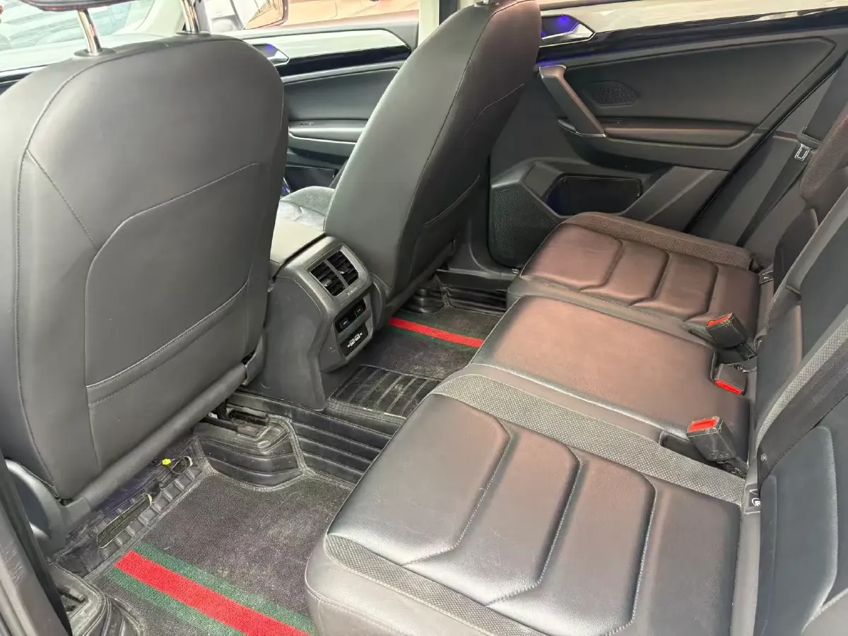 2019 Jeep Cherokee 2.0T 234HP L4 9AT,autocango,china used car exporter,china ev exporter,chinese used car exporter,chinese used ev exporter