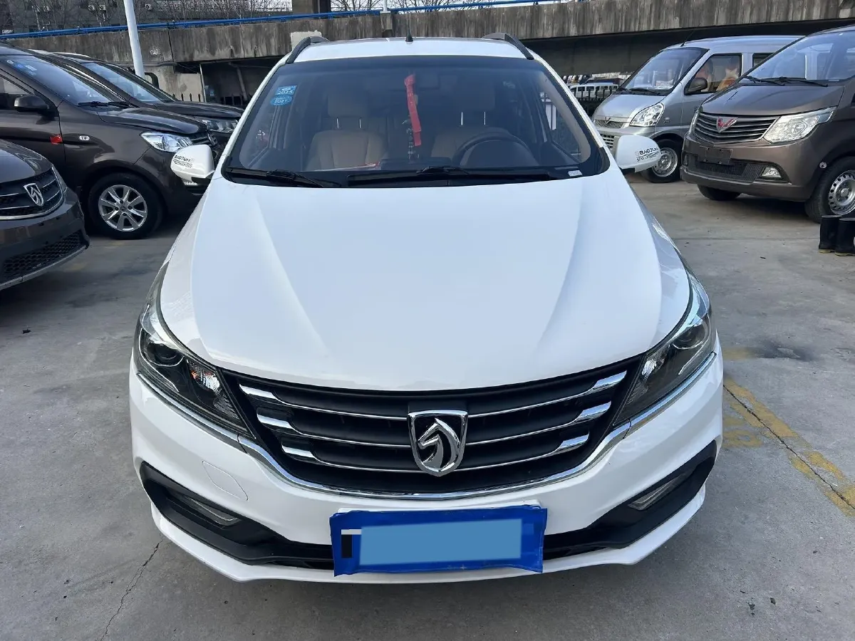 2017 BaoJun 310W 1.5L 112HP L4 6MT,autocango,china used car exporter,china ev exporter,chinese used car exporter,chinese used ev exporter