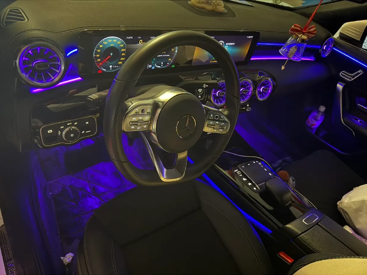 2021 Mercedes-Benz A Class 1.3T 163HP L4 7DCT,autocango,china used car exporter,china ev exporter,chinese used car exporter,chinese used ev exporter