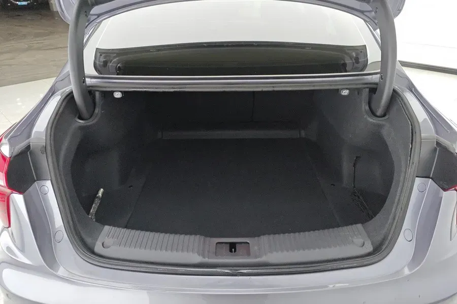 2023 HongQi H5 2.0T 224HP L4 8AT,autocango,china used car exporter,china ev exporter,chinese used car exporter,chinese used ev exporter