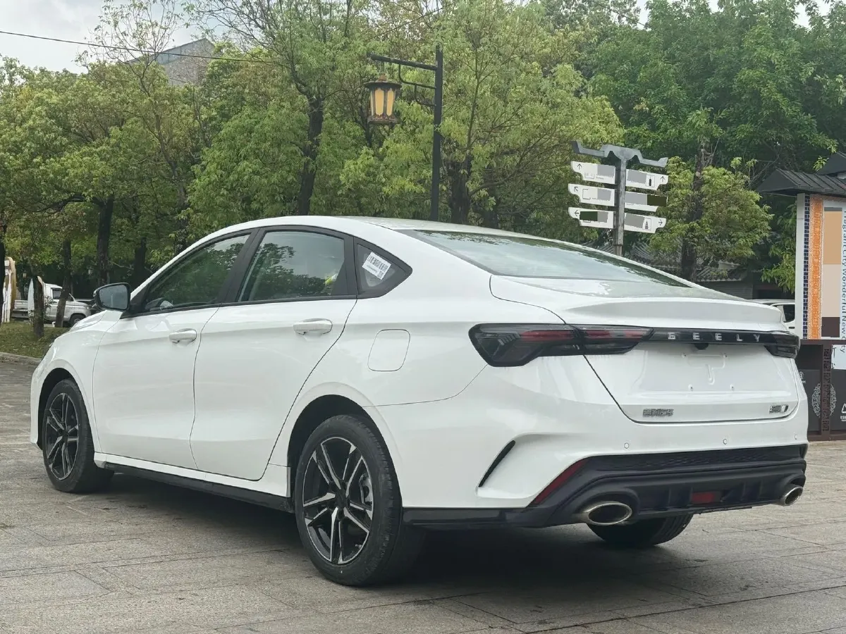 2025 Geely Emgrand 1.5L 127HP L4 CVT,autocango,china used car exporter,china ev exporter,chinese used car exporter,chinese used ev exporter