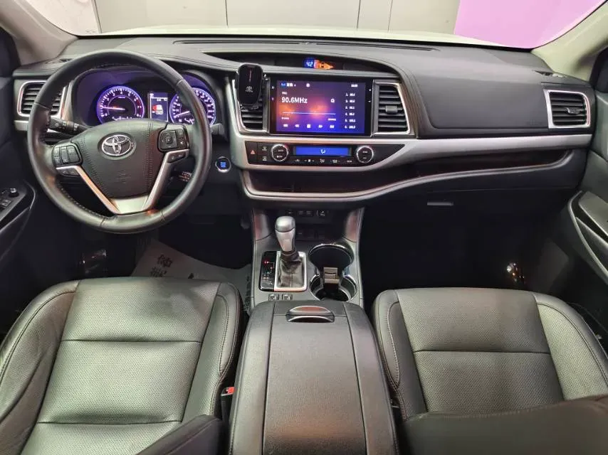 2018 Toyota Highlander 2.0T 220HP L4 6AT,autocango,china used car exporter,china ev exporter,chinese used car exporter,chinese used ev exporter