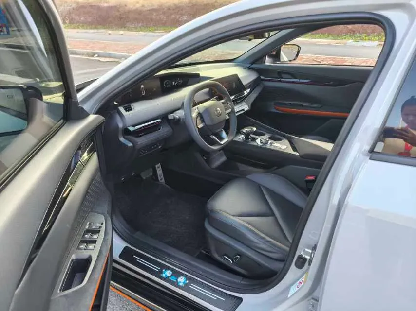 2022 ChangAn UNI-V 1.5T 188HP L4 7DCT,autocango,china used car exporter,china ev exporter,chinese used car exporter,chinese used ev exporter