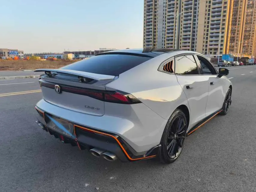 2022 ChangAn UNI-V 1.5T 188HP L4 7DCT,autocango,china used car exporter,china ev exporter,chinese used car exporter,chinese used ev exporter