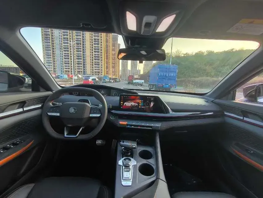 2022 ChangAn UNI-V 1.5T 188HP L4 7DCT,autocango,china used car exporter,china ev exporter,chinese used car exporter,chinese used ev exporter