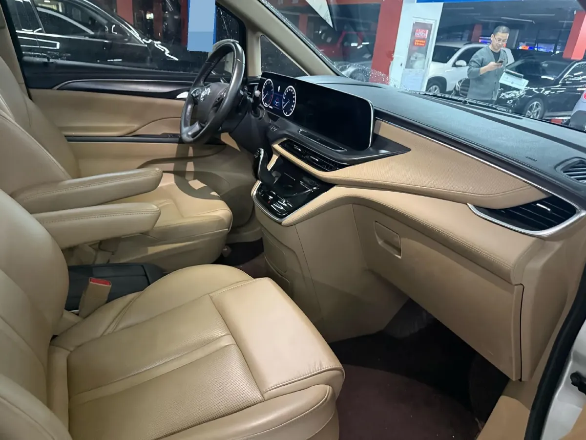 2021 Buick GL8 2.0T 237HP L4 9AT,autocango,china used car exporter,china ev exporter,chinese used car exporter,chinese used ev exporter