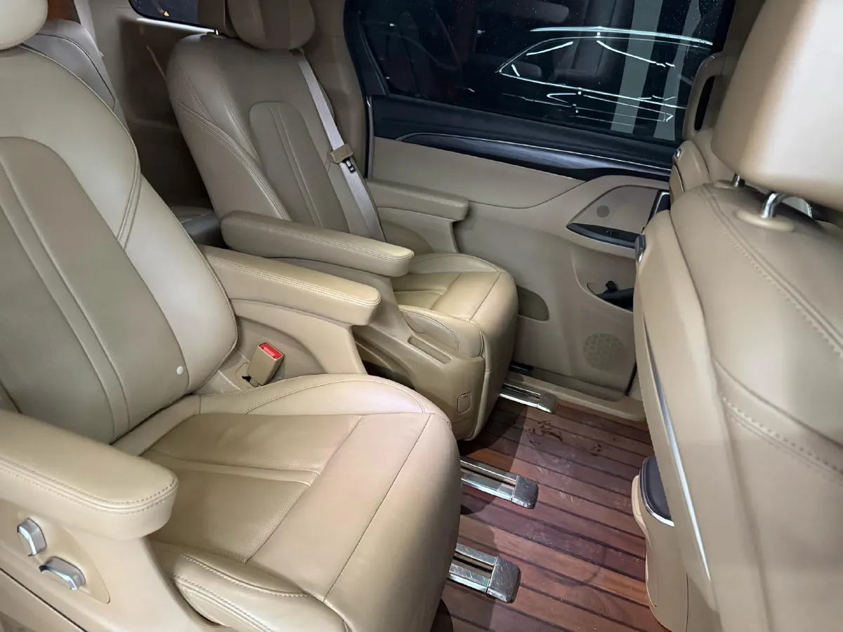 2021 Buick GL8 2.0T 237HP L4 9AT,autocango,china used car exporter,china ev exporter,chinese used car exporter,chinese used ev exporter