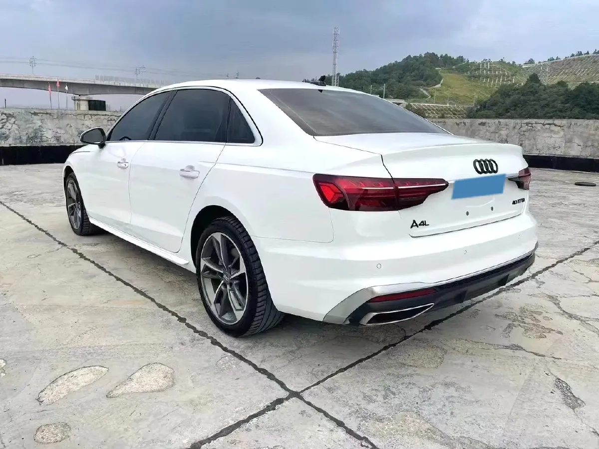 2020 Audi A4L 2.0T 190HP L4 7DCT,autocango,china used car exporter,china ev exporter,chinese used car exporter,chinese used ev exporter
