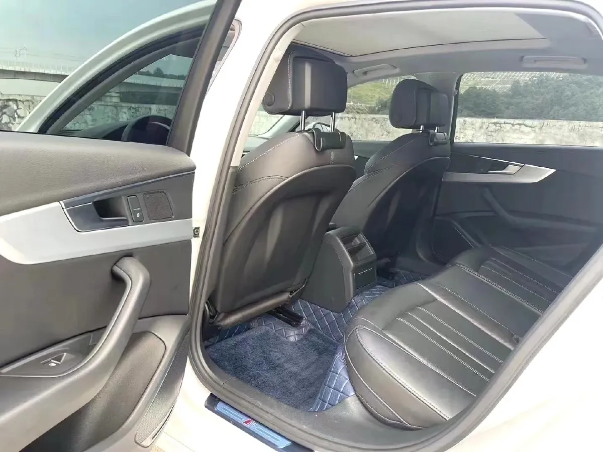 2020 Audi A4L 2.0T 190HP L4 7DCT,autocango,china used car exporter,china ev exporter,chinese used car exporter,chinese used ev exporter