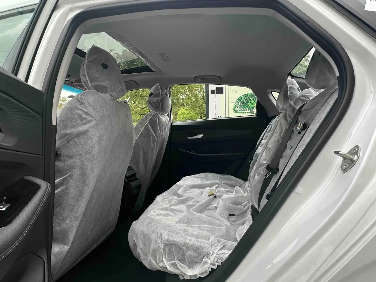 2025 Geely Emgrand 1.5L 127HP L4 CVT,autocango,china used car exporter,china ev exporter,chinese used car exporter,chinese used ev exporter